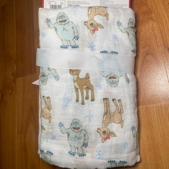 Rudolph the Red-Nosed Reindeer gift set Swaddle Blanket and plush toy - Picture 4 of 4